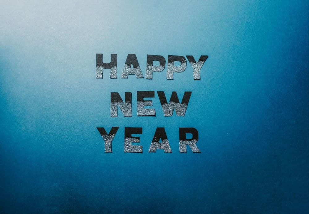 Eine schwarz-weiße Illustration eines Tortendiagramms auf einem lila Hintergrund